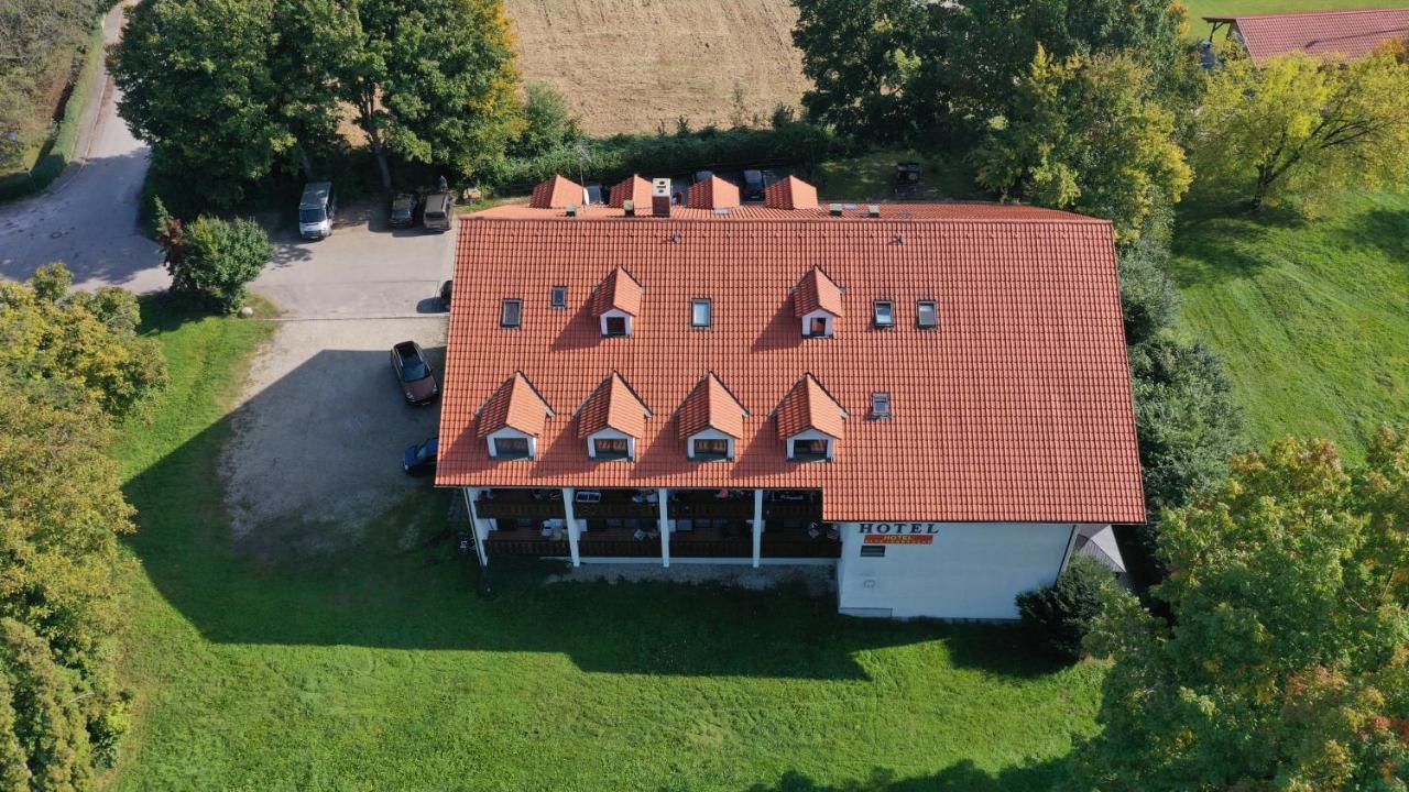 נויהאוס אם אין Apparthotel Alte Innbruecke-24Std-Self-Check In-Haustiere Willkommen מראה חיצוני תמונה