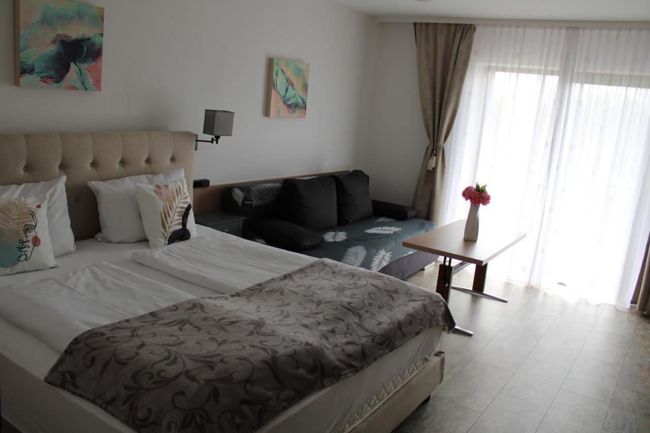 נויהאוס אם אין Apparthotel Alte Innbruecke-24Std-Self-Check In-Haustiere Willkommen מראה חיצוני תמונה
