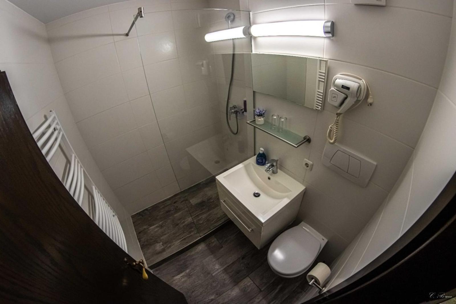 נויהאוס אם אין Apparthotel Alte Innbruecke-24Std-Self-Check In-Haustiere Willkommen מראה חיצוני תמונה