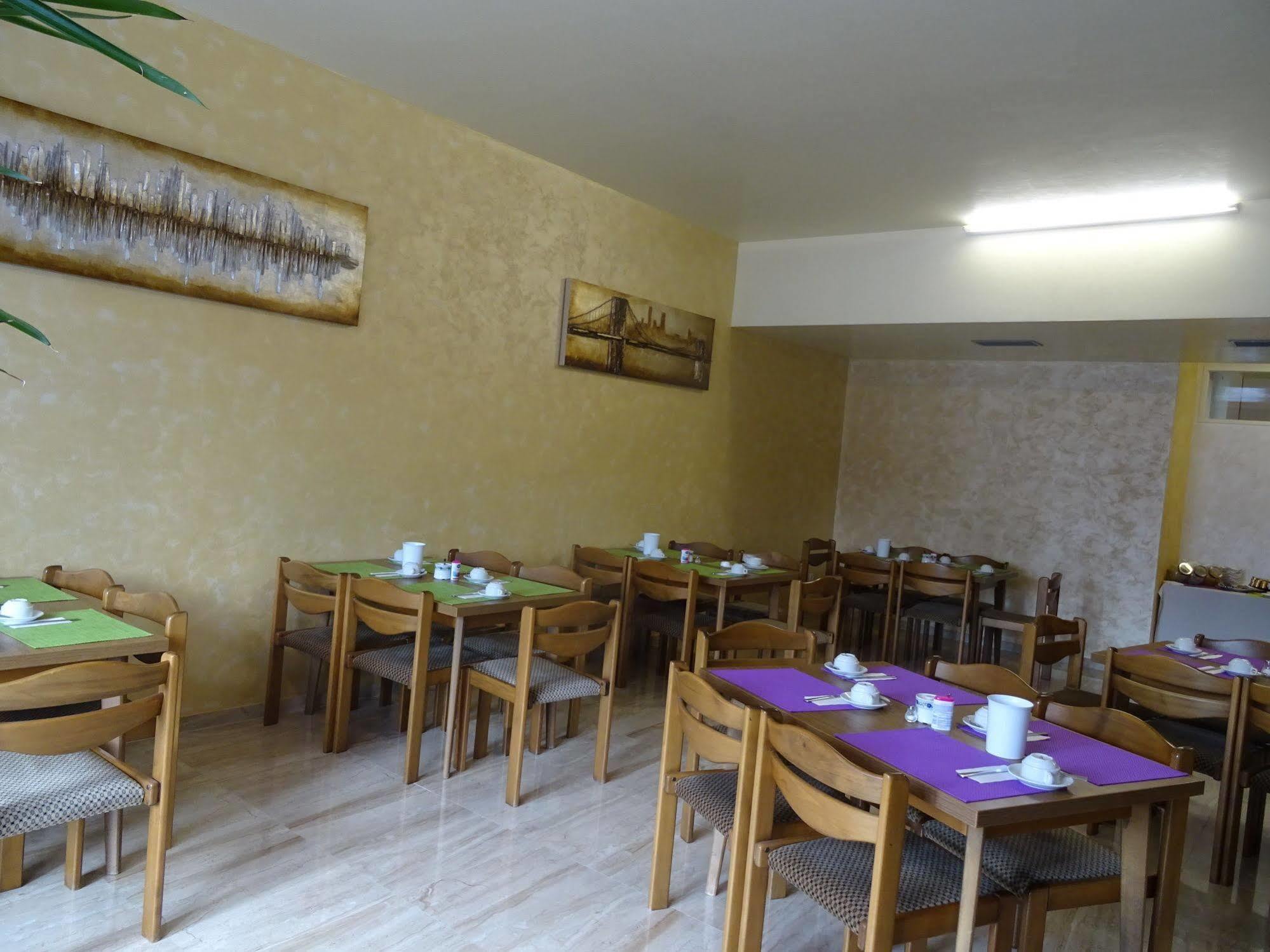 נויהאוס אם אין Apparthotel Alte Innbruecke-24Std-Self-Check In-Haustiere Willkommen מראה חיצוני תמונה