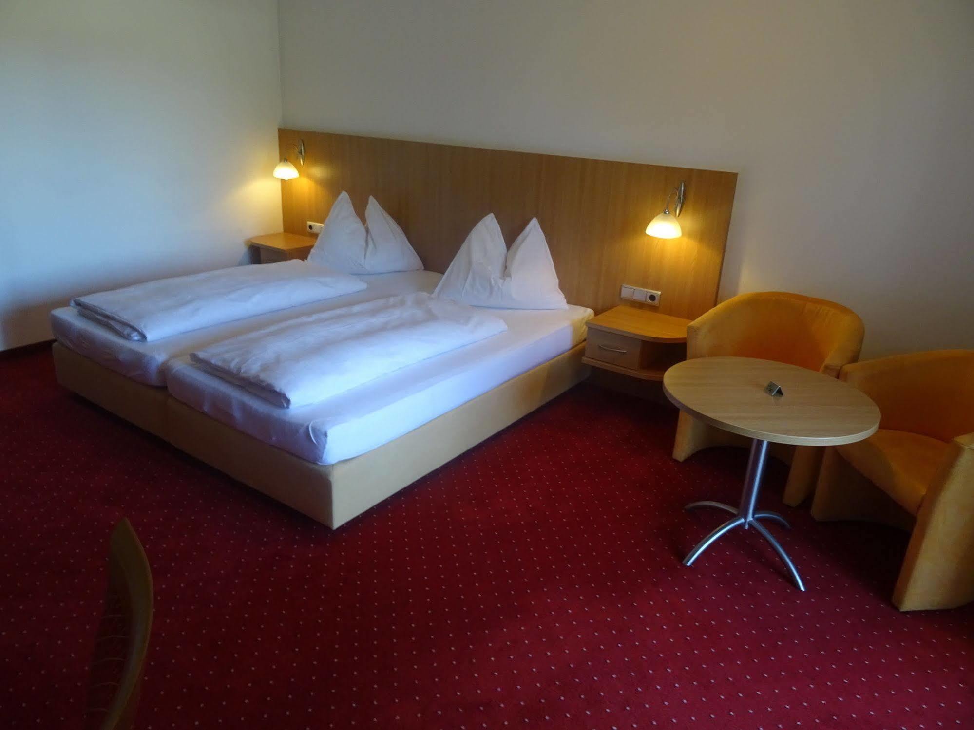 נויהאוס אם אין Apparthotel Alte Innbruecke-24Std-Self-Check In-Haustiere Willkommen מראה חיצוני תמונה