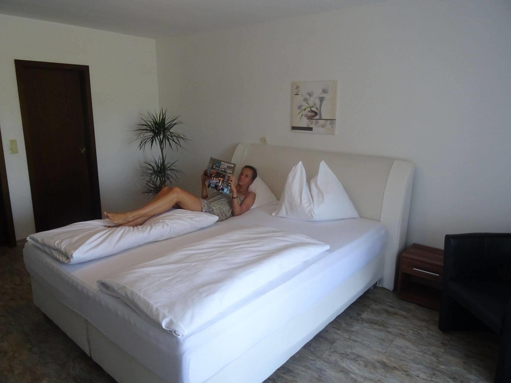 נויהאוס אם אין Apparthotel Alte Innbruecke-24Std-Self-Check In-Haustiere Willkommen מראה חיצוני תמונה