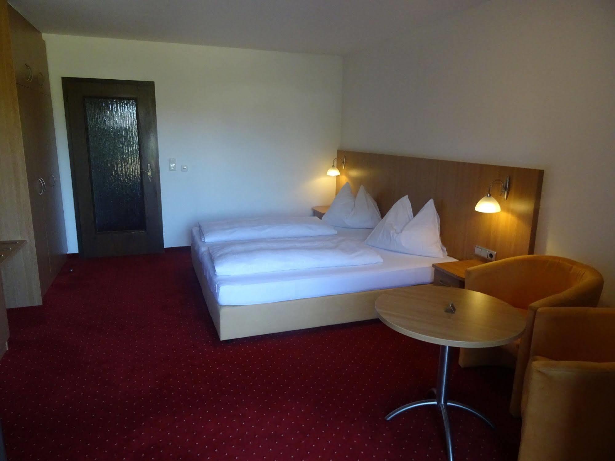נויהאוס אם אין Apparthotel Alte Innbruecke-24Std-Self-Check In-Haustiere Willkommen מראה חיצוני תמונה