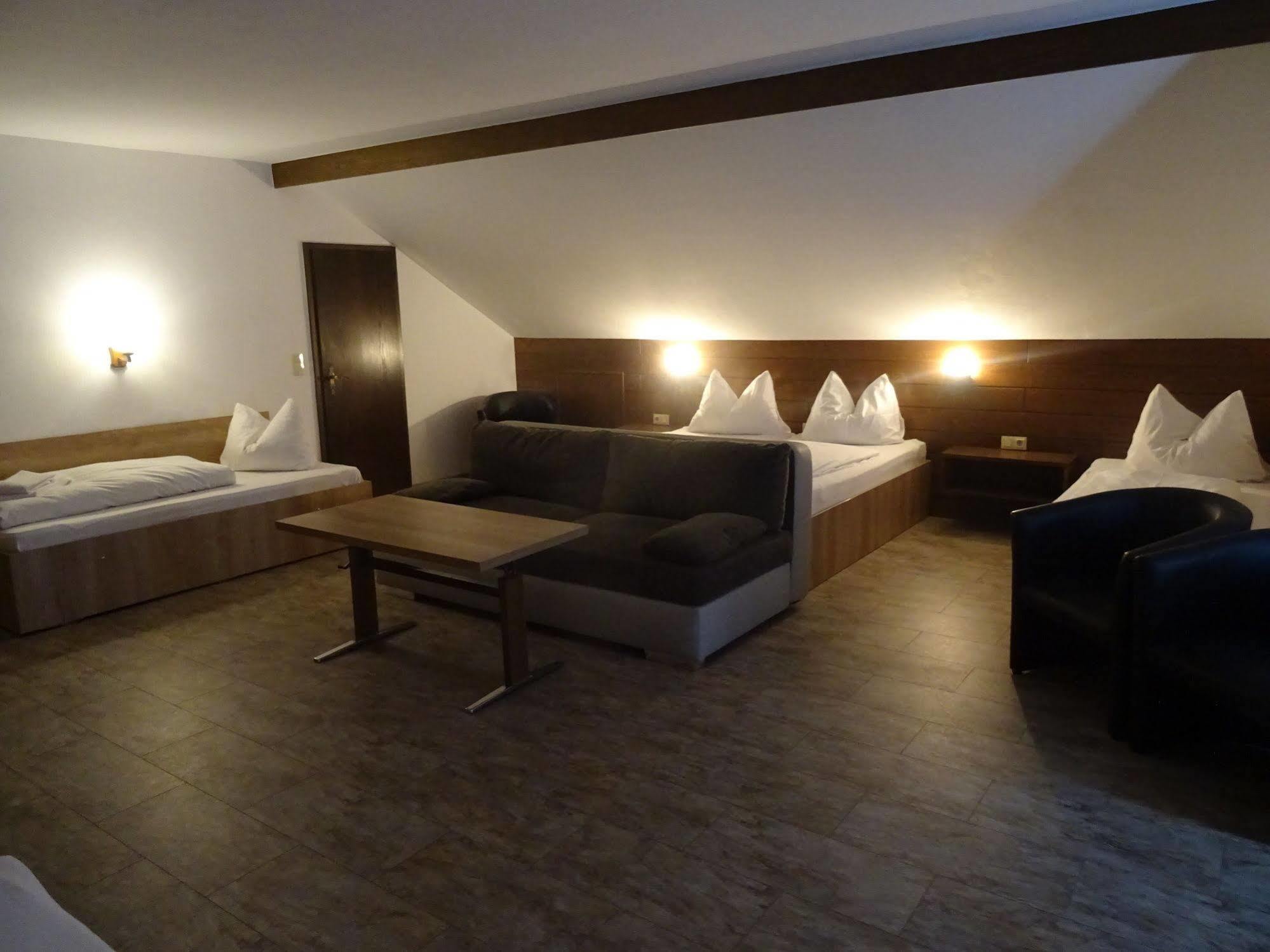 נויהאוס אם אין Apparthotel Alte Innbruecke-24Std-Self-Check In-Haustiere Willkommen מראה חיצוני תמונה