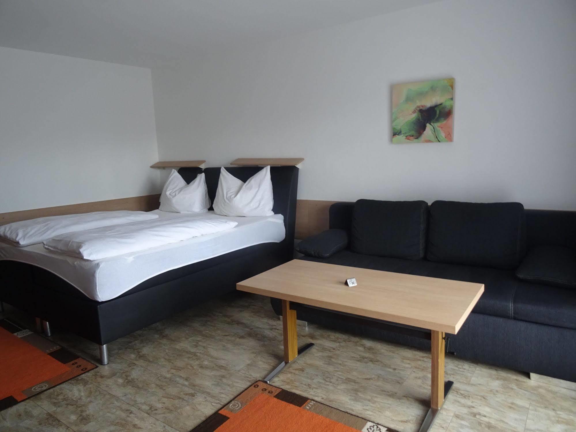 נויהאוס אם אין Apparthotel Alte Innbruecke-24Std-Self-Check In-Haustiere Willkommen מראה חיצוני תמונה