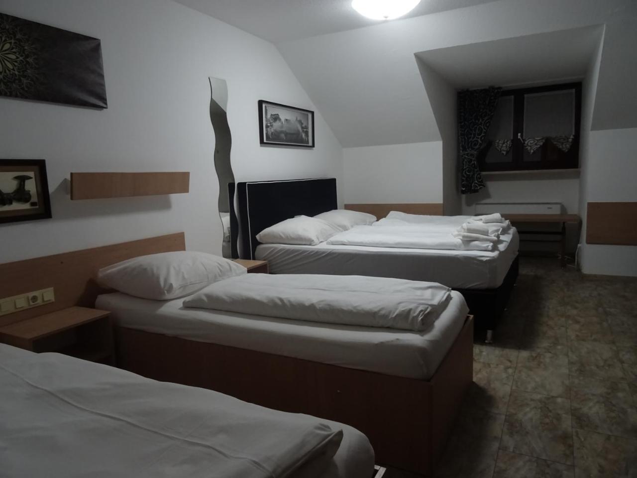 נויהאוס אם אין Apparthotel Alte Innbruecke-24Std-Self-Check In-Haustiere Willkommen מראה חיצוני תמונה